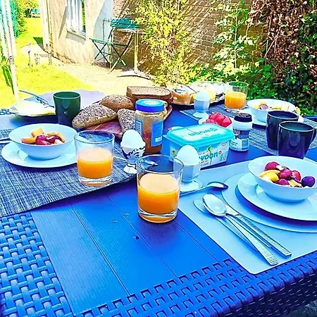 Bed & Breakfast Back-stage