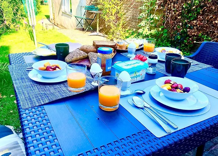 Back-stage Bed & Breakfast 3*