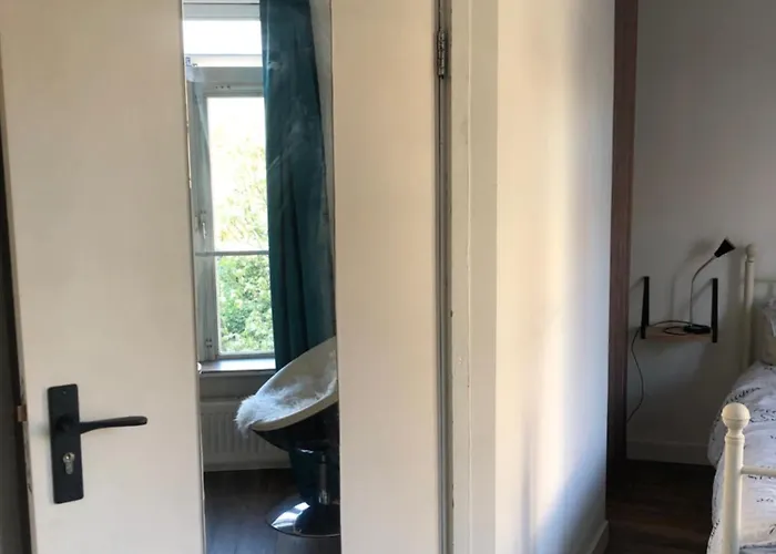 Back-stage Bed & Breakfast