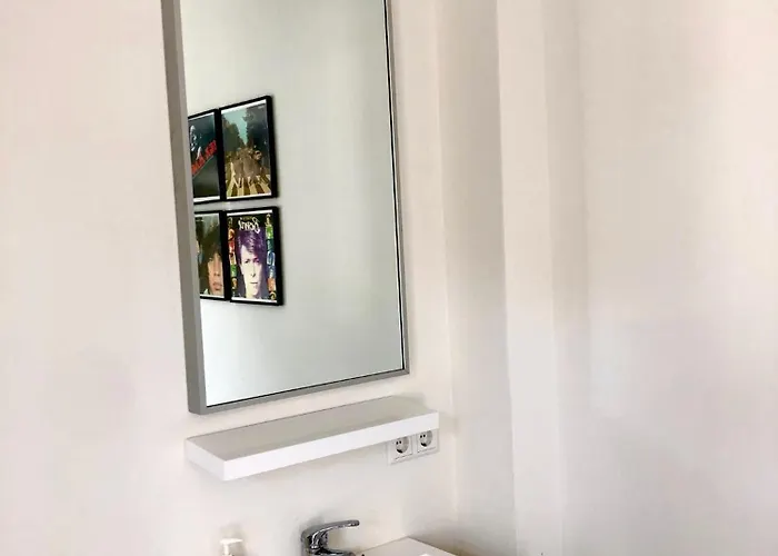 Back-stage Bed & Breakfast 3*